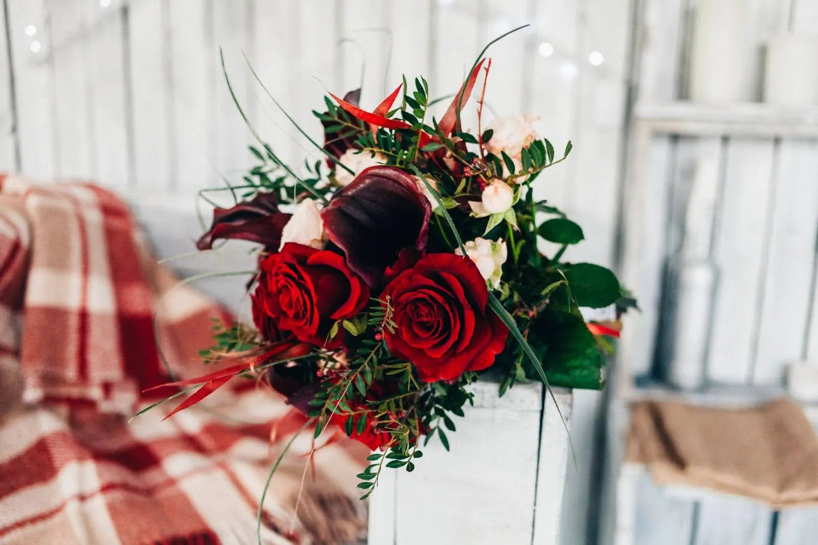 11 Bold Red Flower Arrangement Ideas For Your Homes