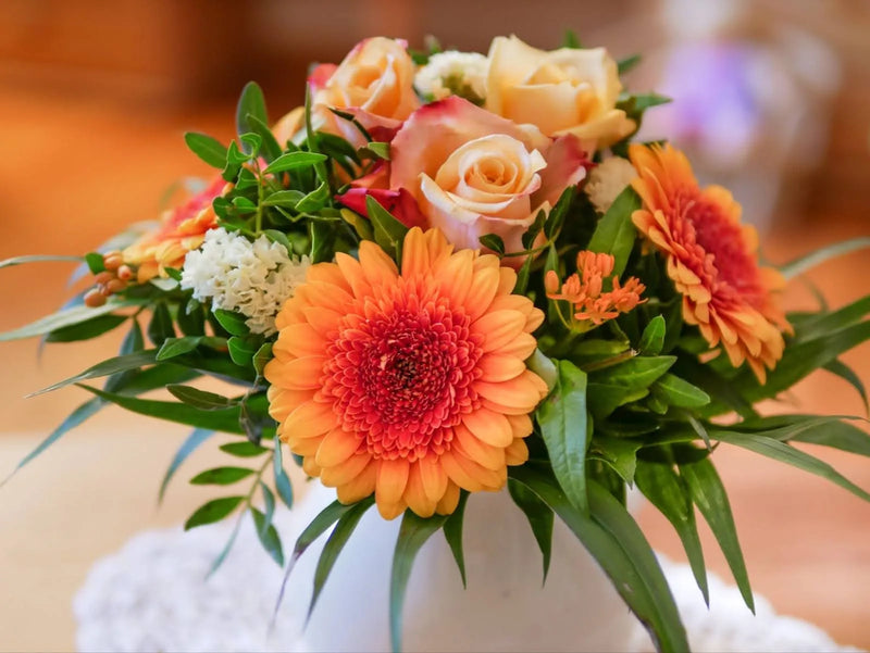 13 Vibrant Orange Flower Arrangement Ideas