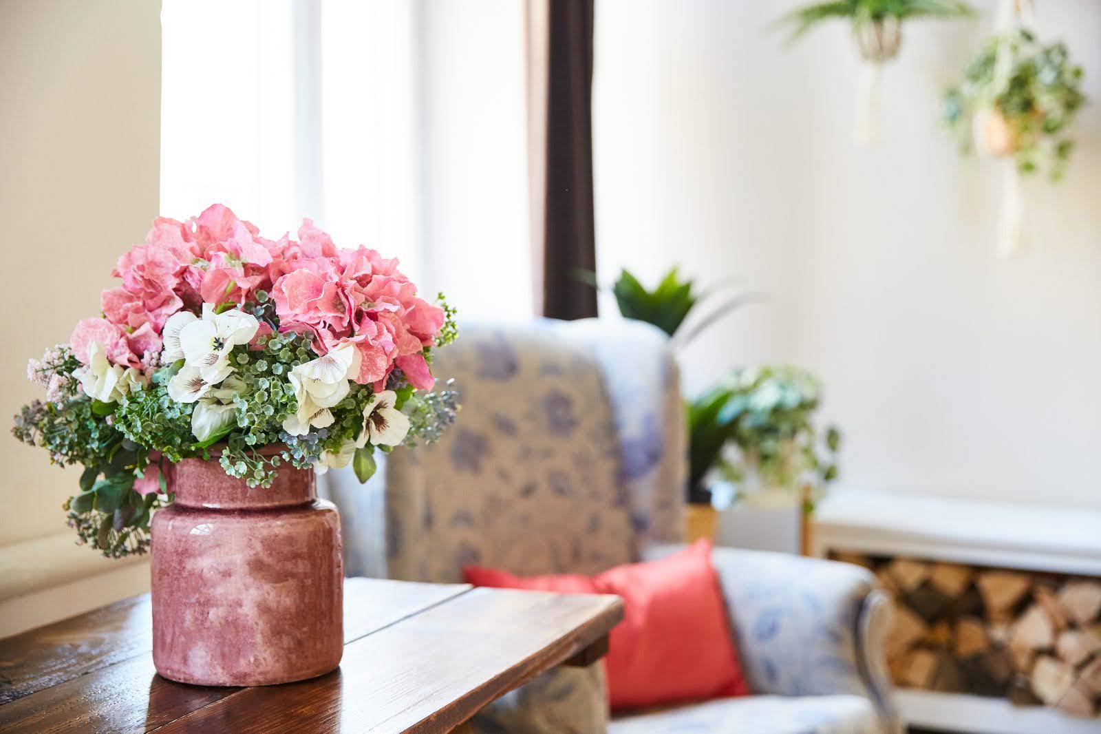 80 Stunning & Simple Flower Decoration Ideas To Brighten Your Home