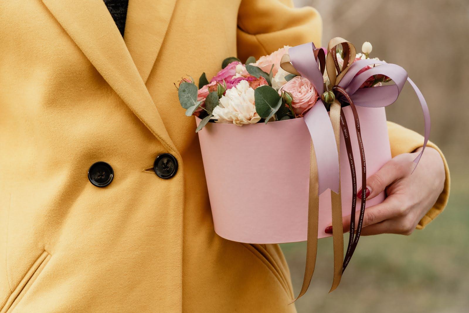 Top 85 Thoughtful & Affordable Gifts For Colleagues In Singapore