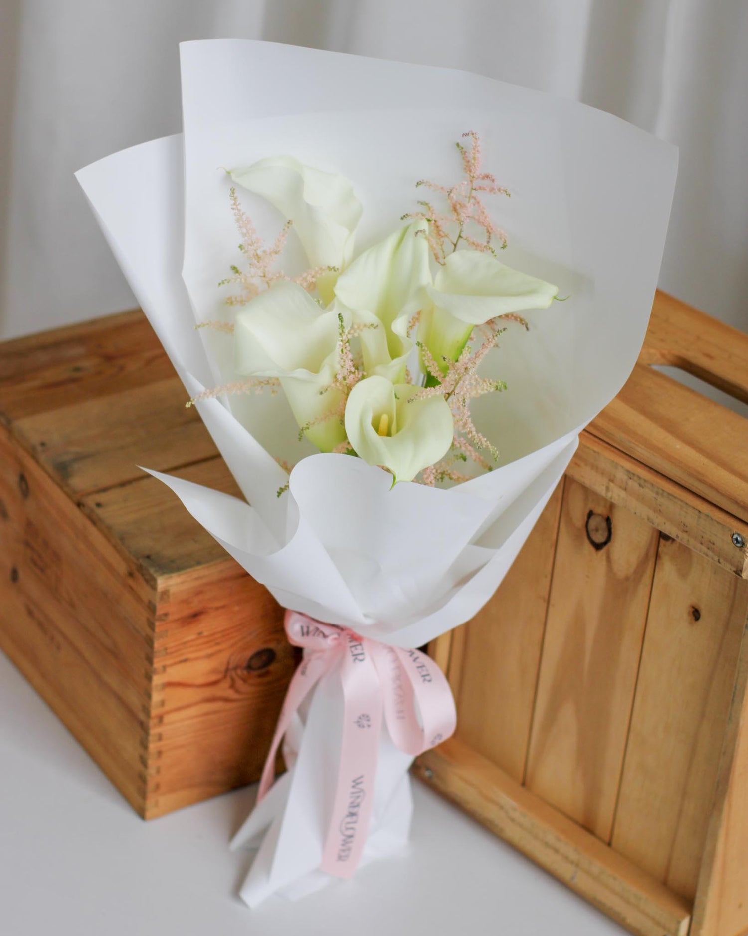 Calla Blanc Hand Bouquet | Free Same-Day Flower Delivery Singapore