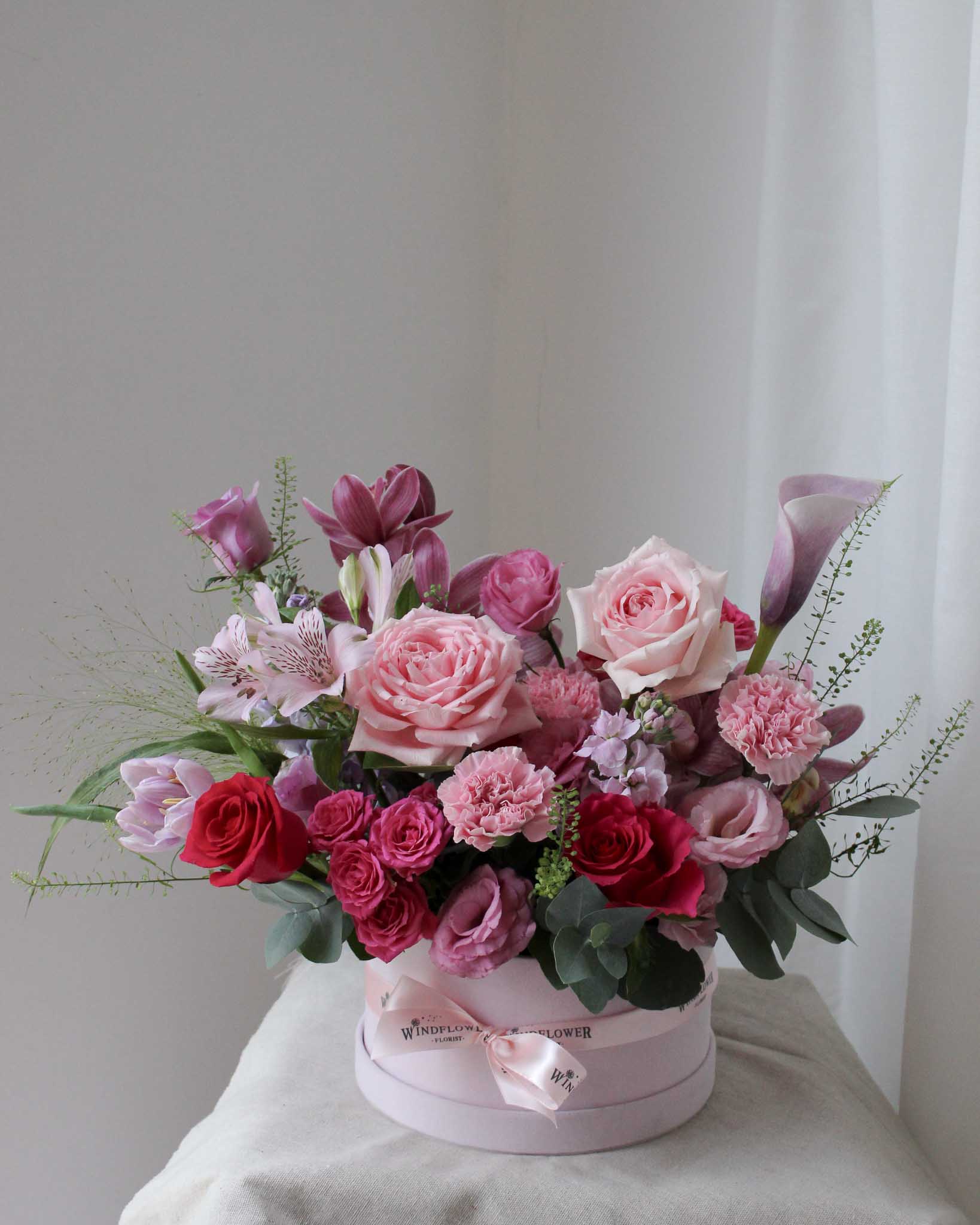 Boite De Fleur Pink Elegance Table Flower Arrangement | Free Same-Day Flower Delivery Singapore