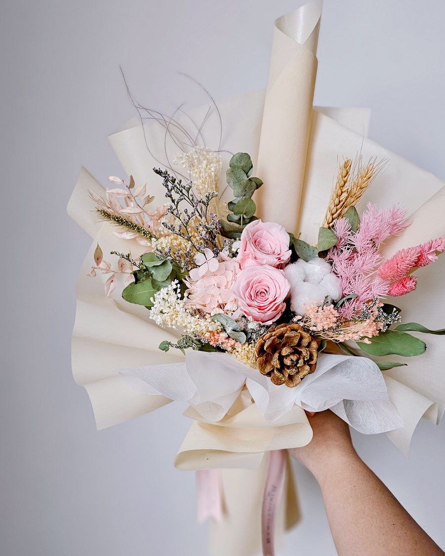 Sweetie Hand Bouquet | Free Same-Day Flower Delivery Singapore