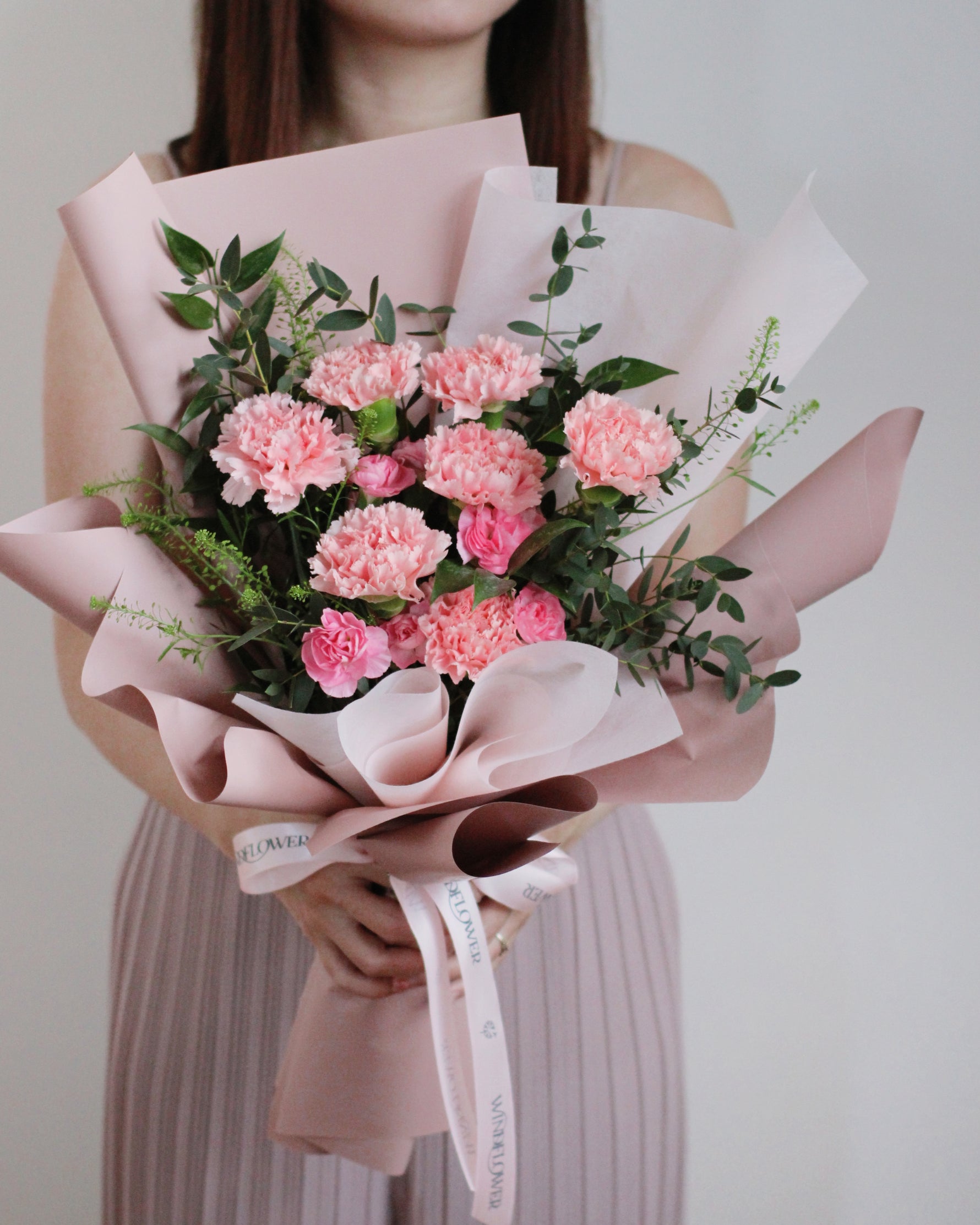 Tribute - 7 stalks Hand Bouquet | Free Same-Day Flower Delivery Singapore
