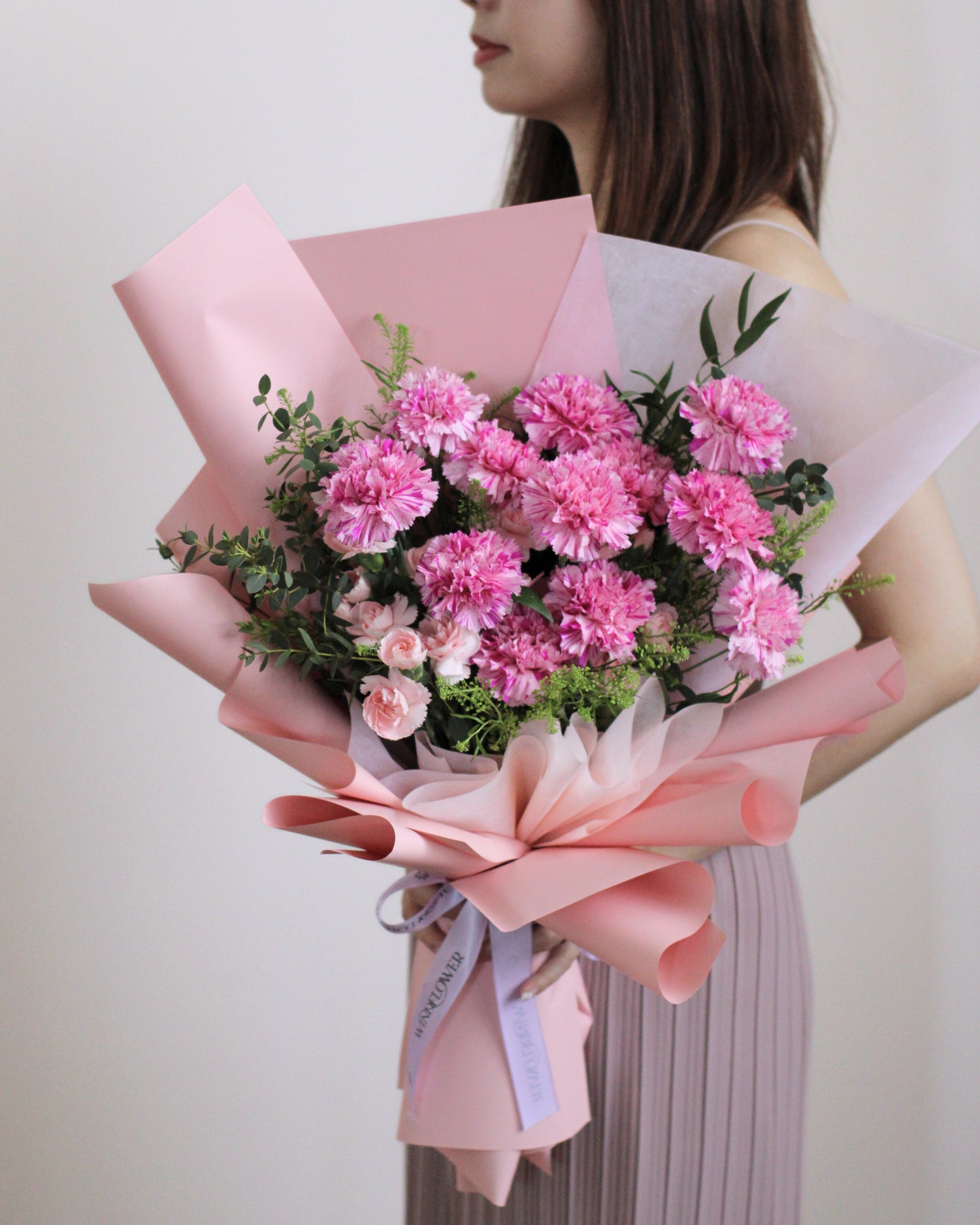 Unconditional Love - 12 stalks Hand Bouquet | Free Same-Day Flower Delivery Singapore