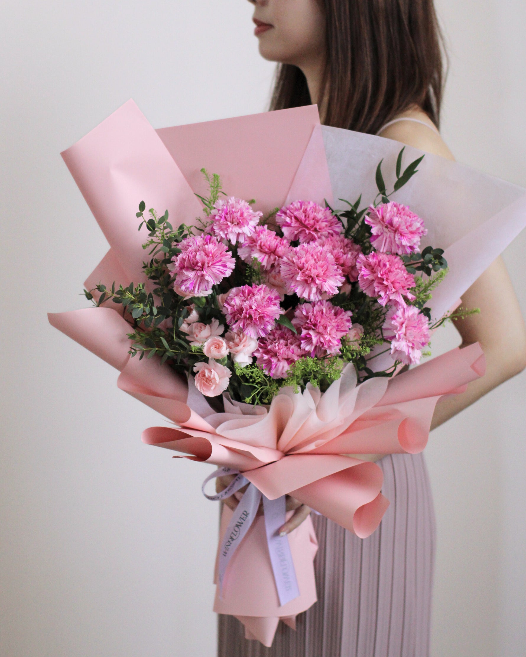 Unconditional Love - 12 stalks Hand Bouquet | Free Same-Day Flower Delivery Singapore