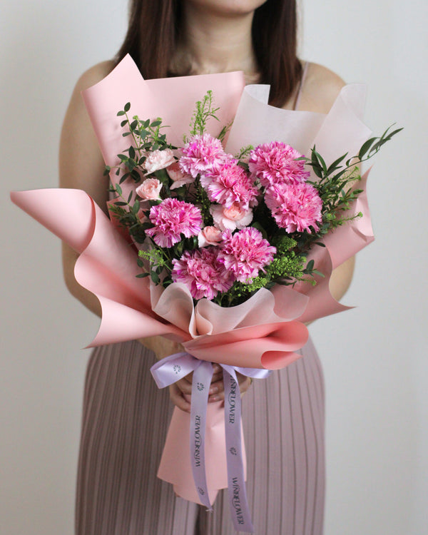 Unconditional Love - 7 stalks Hand Bouquet | Free Same-Day Flower Delivery Singapore