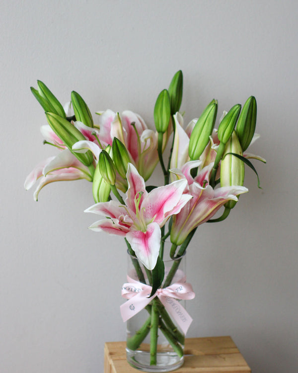 Subscription Flowers - Lily Flower Arrangement | Free Same-Day Flower Delivery Singapore