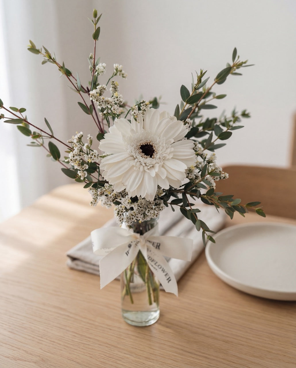 Uno Daisy In White Hand Bouquet by Windflower Florist Singapore