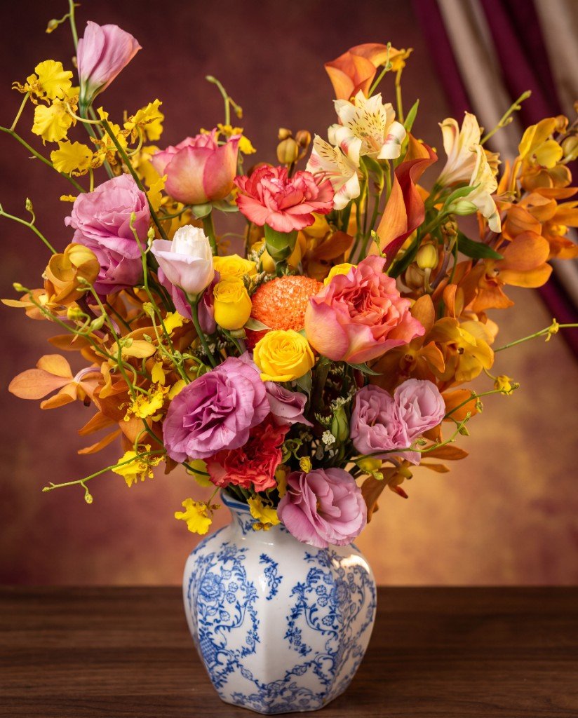 Golden Porcelain — Blue-and-white porcelain vase with golden blooms | Windflower x Ding Mooncake
