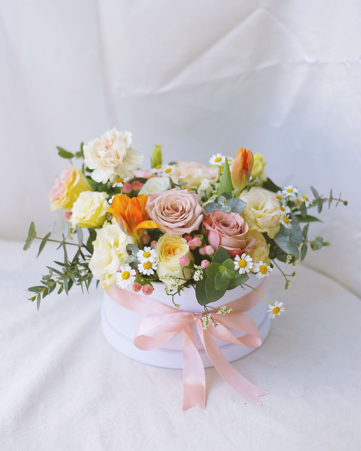 Boite De Fleur Lumiere Table Flower Arrangement | Free Same-Day Flower Delivery Singapore