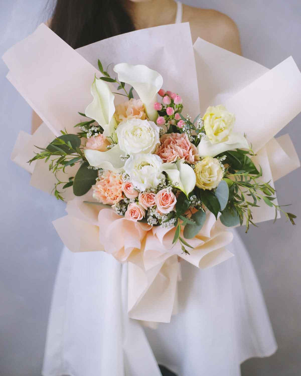 Pure Magnificence Hand Bouquet | Free Same-Day Flower Delivery Singapore