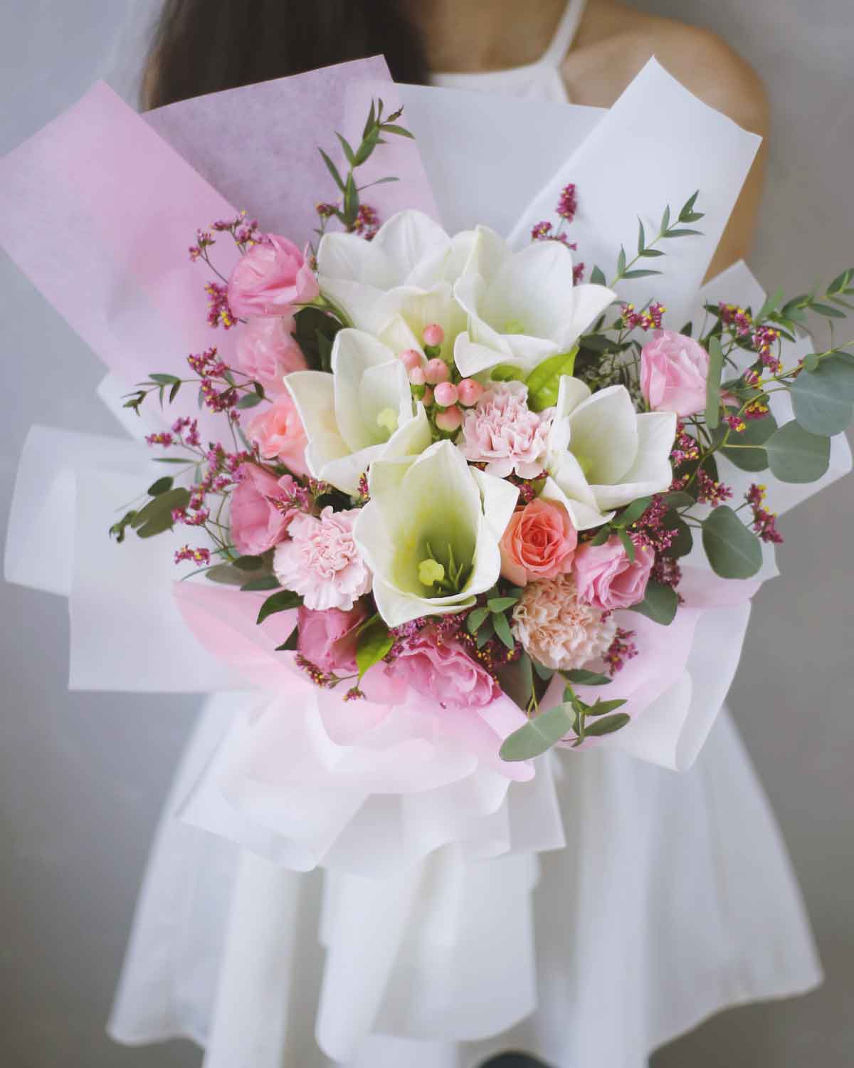 Golden Splendour Hand Bouquet | Free Same-Day Flower Delivery Singapore