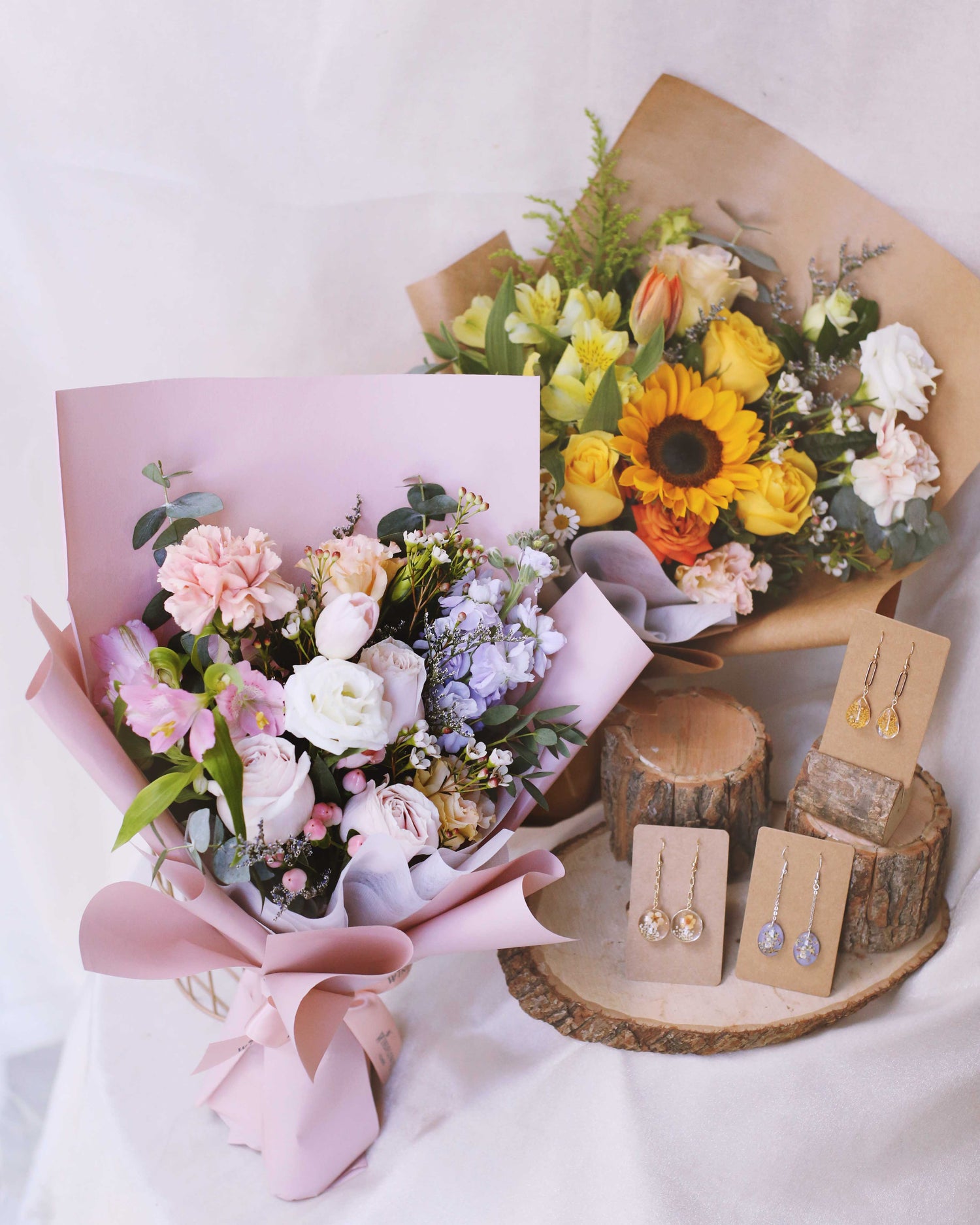 Windflower X Yanflowervalley Hand Bouquet | Free Same-Day Flower Delivery Singapore